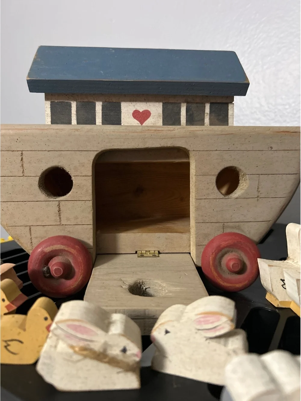 Wooden Noah's Ark Toy with Animals and Heart Detail